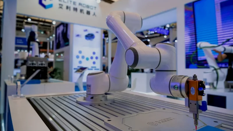 Коллаборативные роботы (Cobots): гибкая автоматизация для бизнеса